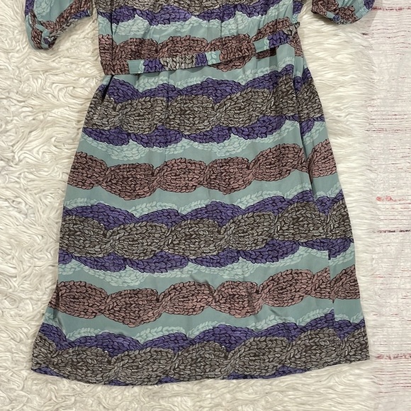 Tucker Silk Feather Patterned Ruffle Detail 3/4 Sleeve Dress - Picture 6 of 11